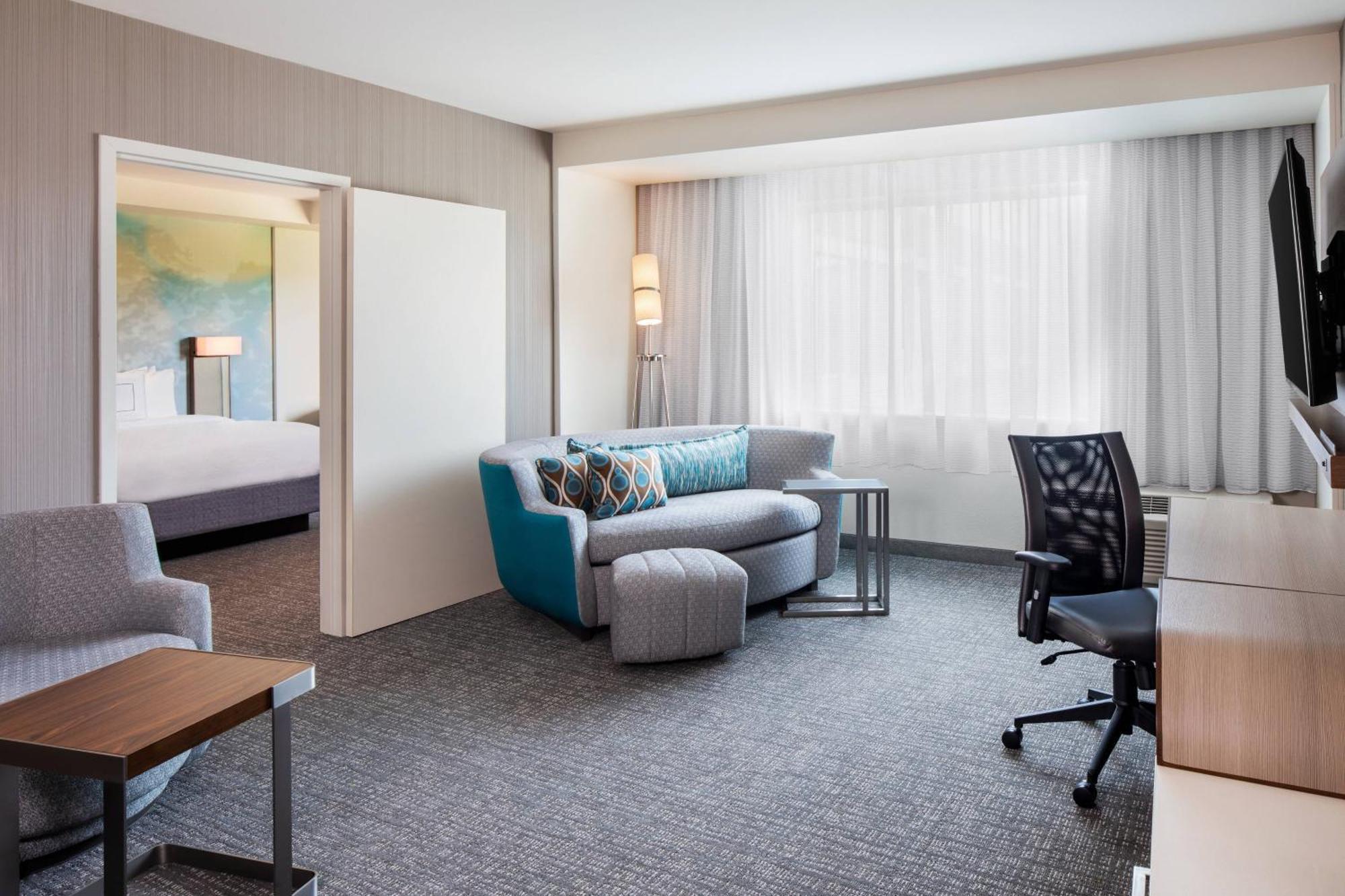 Courtyard By Marriott Wayne Fairfield Hotel Exterior photo