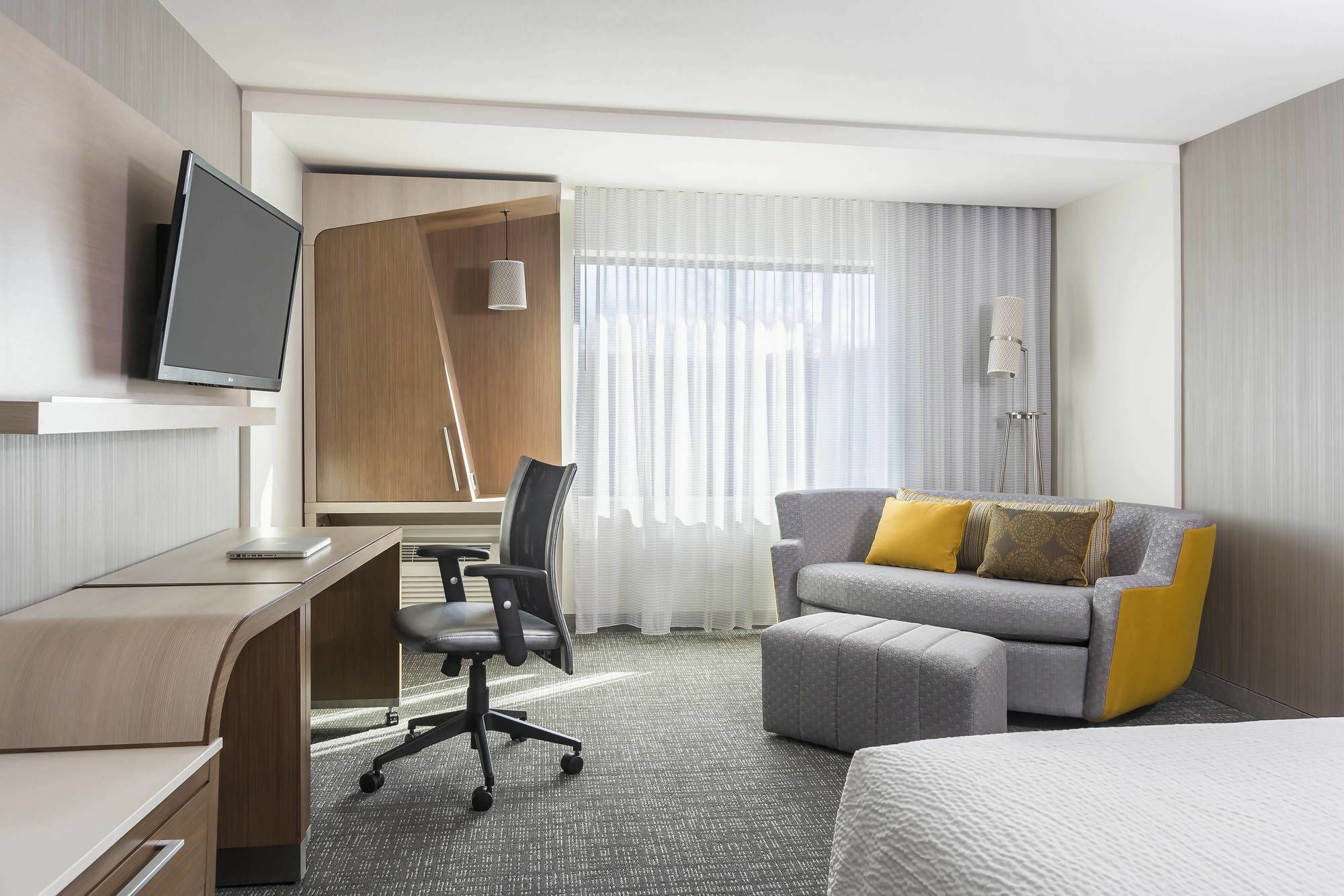 Courtyard By Marriott Wayne Fairfield Hotel Exterior photo